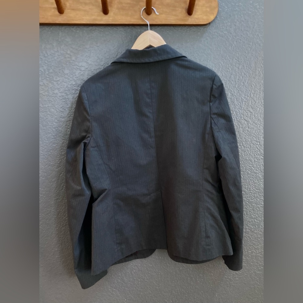🌷3/$25🌷 GAP Gray Suit Jacket/Blazer with spandex for more tailored fit - Picture 12 of 16